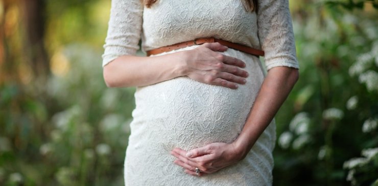 Upały a ciąża – 8 sposobów, jak je przetrwać